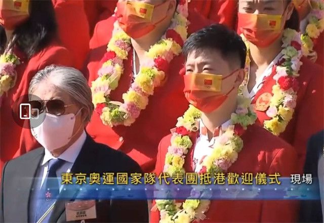 美女洗澡无遮挡